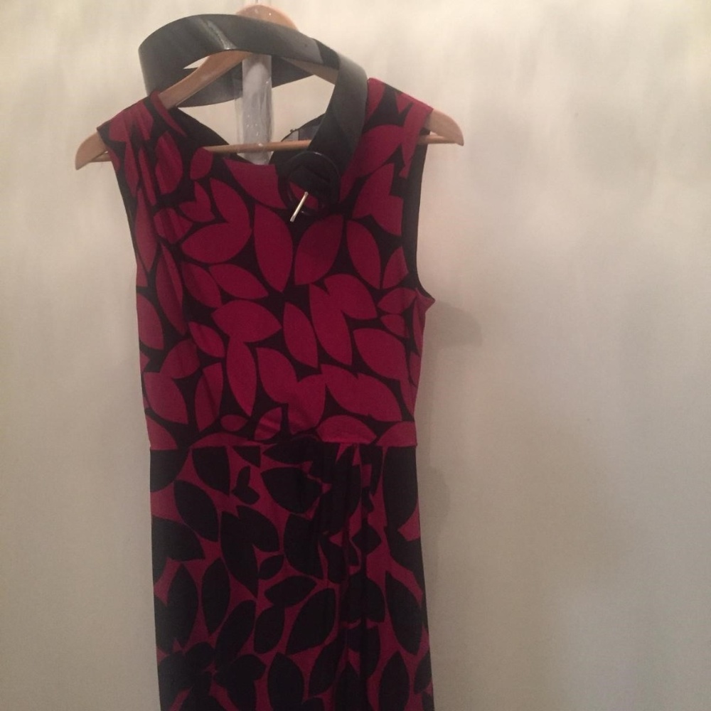 Fhase EIght Dark Red & Black   Size 8